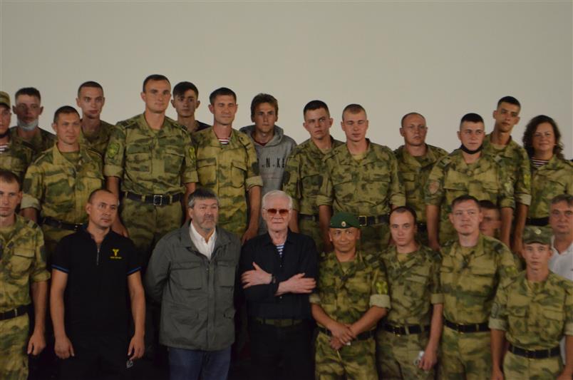 В Рубцовске военнослужащие Росгвардии встретились с актерами российского кино