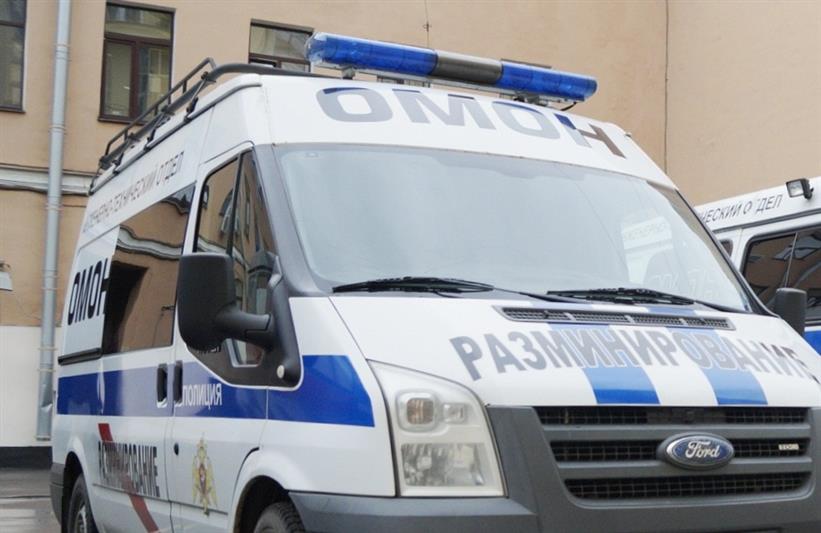 Взрывотехники ОМОН Росгвардии обследовали боеприпас времён войны, обнаруженный в ходе строительных работ в центральном районе Санкт-Петербурга