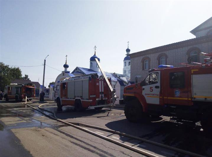 Росгвардейцы оказали помощь в тушении пожара Свято-Никольского кафедрального собора в Димитровграде