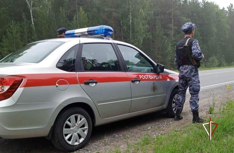Сотрудники Росгвардии задержали под Тюменью мужчину с крупной партией наркотиков