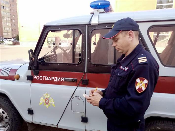 Росгвардейцы задержали злоумышленников, напавших на водителя автобуса в Омске