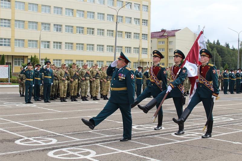 Калужскому Центру подготовки личного состава Росгвардии вручили Боевое знамя
