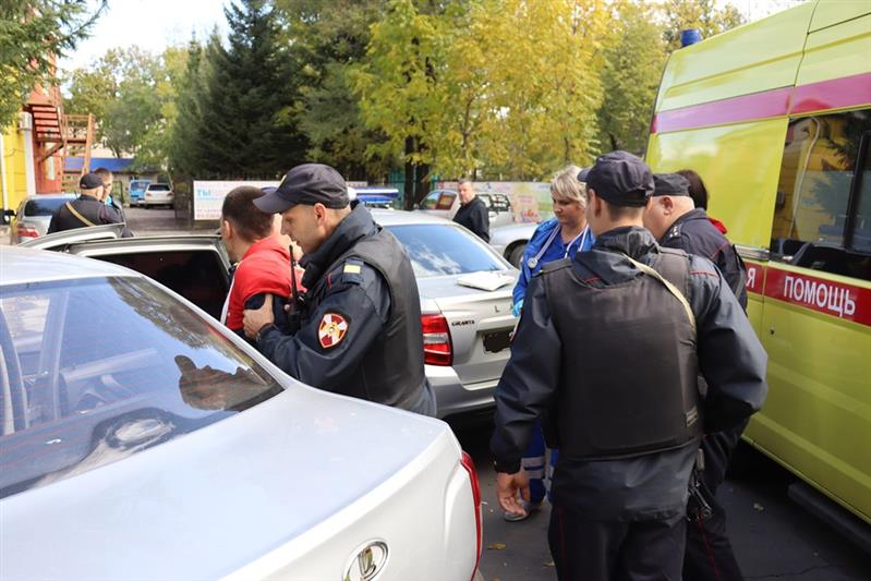 Сотрудники Росгвардии задержали мужчину, незаконно проникшего на охраняемый объект в Биробиджане