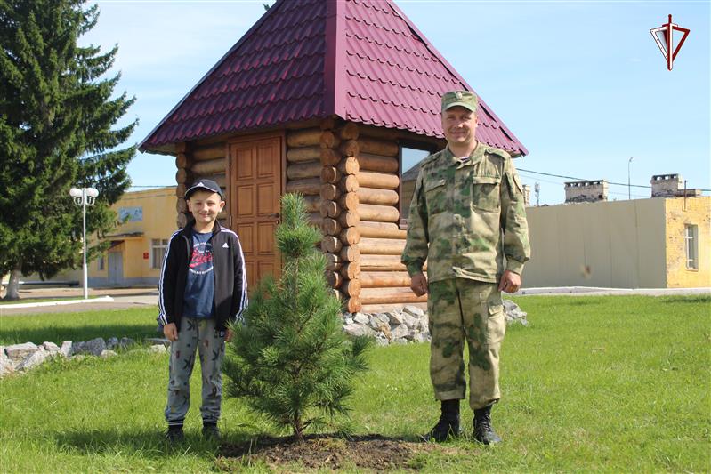Военнослужащие Росгвардии приняли участие во всероссийской акции «Зеленая Россия»