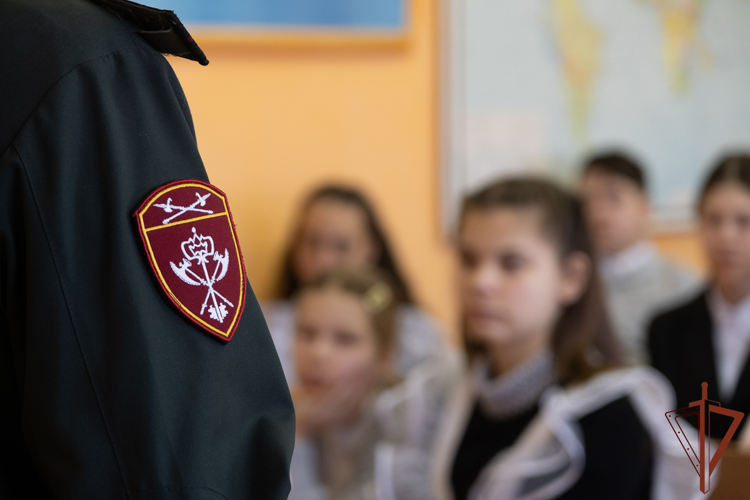 В Свердловской области сотрудники военной контрразведки совместно с Росгвардией почтили память капитана Алексея Горбунова