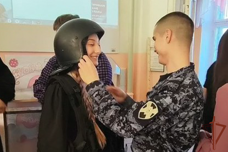 В Уральском округе проходят патриотические и профориентационные мероприятия в рамках акции «Дни Росгвардии»