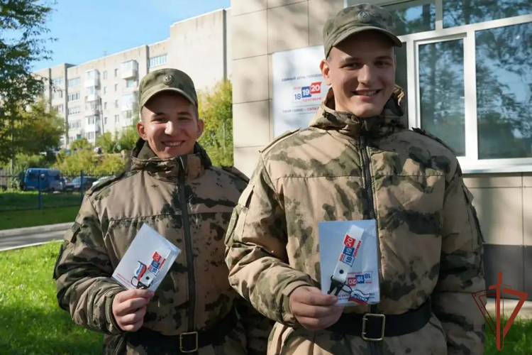 Личный состав Приволжского округа Росгвардии продолжает участвовать в голосовании на выборах депутатов Государственной думы