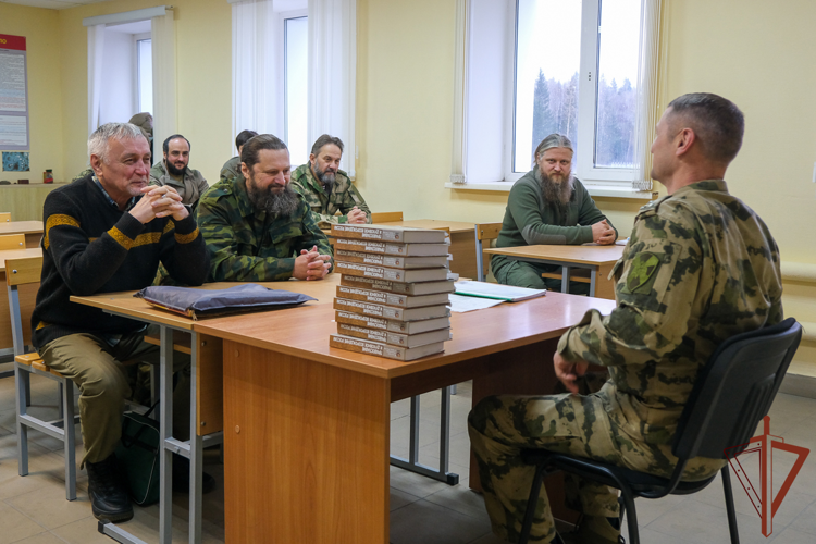 В Уральском округе Росгвардии состоялся учебно-методический сбор священнослужителей, окормляющих подразделения ведомства