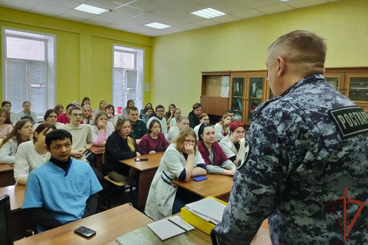 В регионах Сибири прошли патриотические, профориентационные и памятные мероприятия в честь юбилея Росгвардии