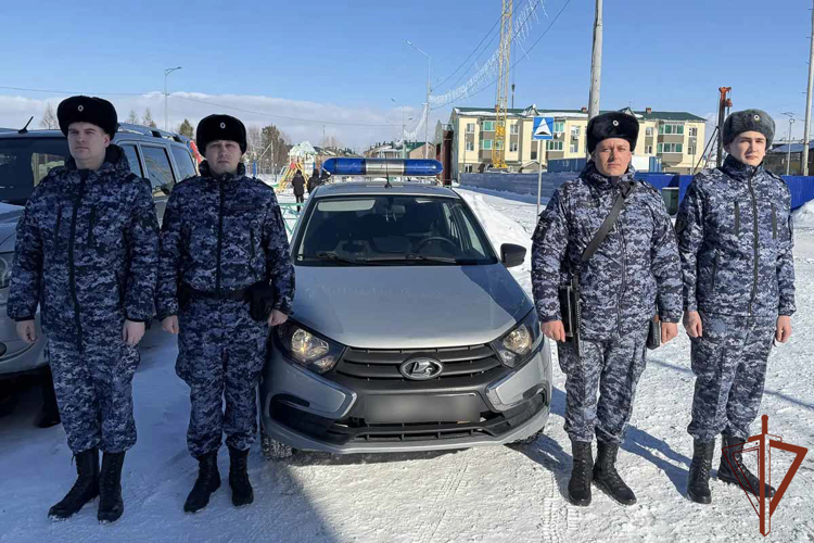 На Ямале сотрудники Росгвардии задержали поджигателя квартиры и оказали помощь в тушении пожара