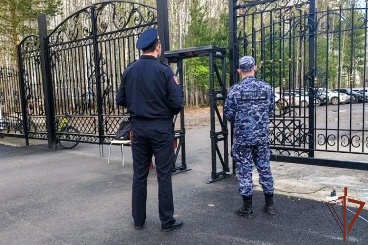 На Урале росгвардейцы обеспечили безопасность в период проведения религиозных мероприятий