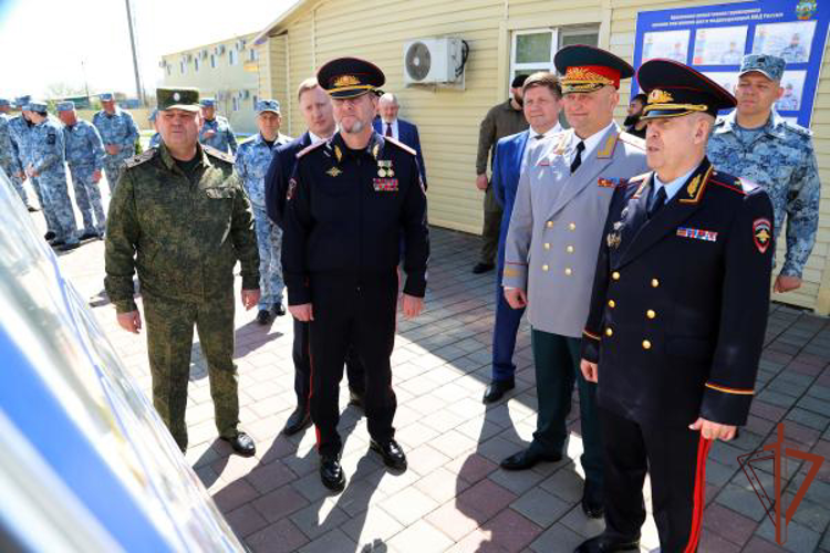 Командующий ОГВ(с) принял участие в торжественном мероприятии, посвященном 26-летию образования ВОГОиП МВД России