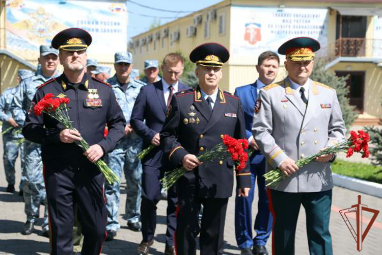 Командующий ОГВ(с) принял участие в торжественном мероприятии, посвященном 26-летию образования ВОГОиП МВД России