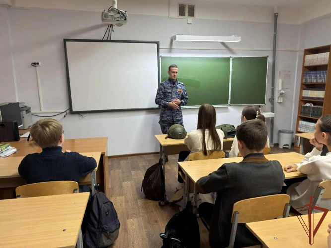В регионах Уральского округа росгвардейцы провели цикл патриотических и профилактических мероприятий