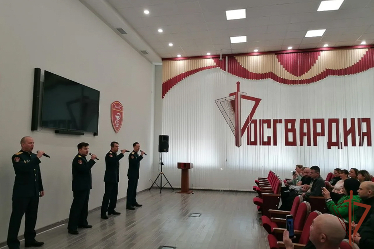 Ансамбль песни и пляски Уральского округа Росгвардии выступил с концертом для участников СВО