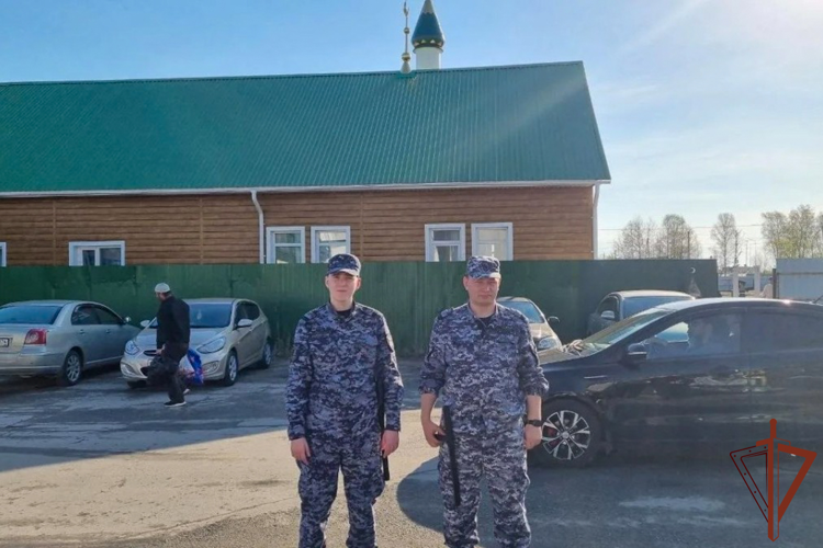 На Урале росгвардейцы обеспечили безопасность в период проведения религиозных мероприятий