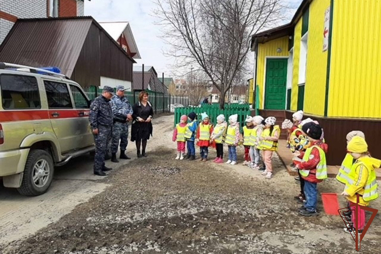 На Урале росгвардейцы организовали праздничные мероприятия ко Дню защиты детей