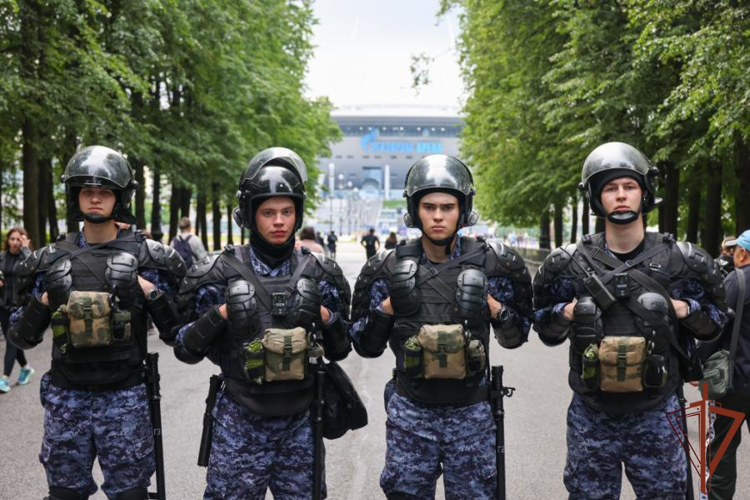 В Санкт-Петербурге росгвардейцы обеспечили правопорядок при проведении футбольного матча