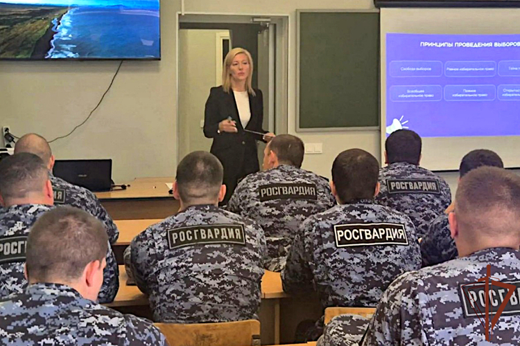 В подразделениях Уральского округа Росгвардии прошли просветительские встречи с представителями общества «Знание»