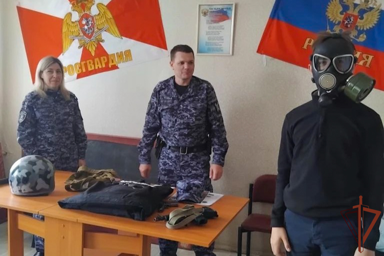 Росгвардейцы провели патриотические и просветительские мероприятия для молодежи