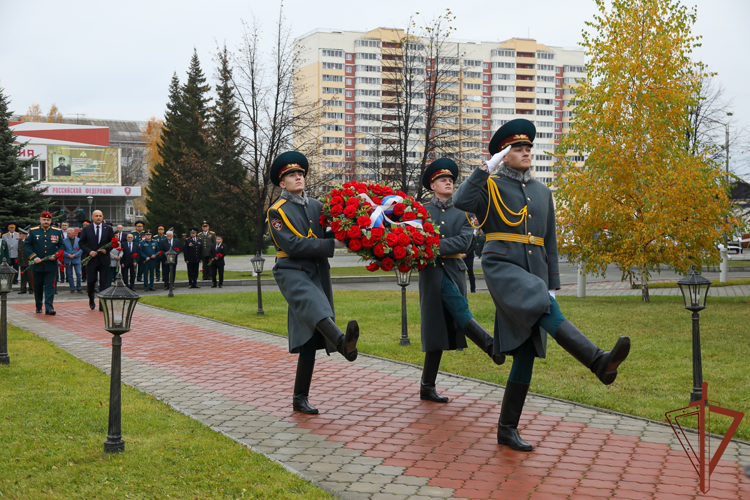 Уральский округ Росгвардии отметил 46-ю годовщину со дня образования (видео)