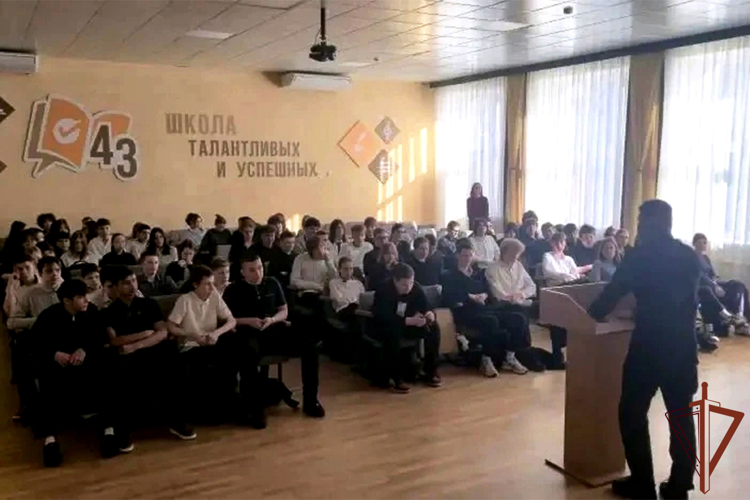 В Уральском округе Росгвардии прошли мероприятия в честь 65-летия первого полета человека в космос