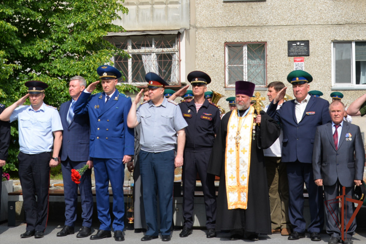 При содействии СОБР Росгвардии задержаны участники преступной группы в Челябинске