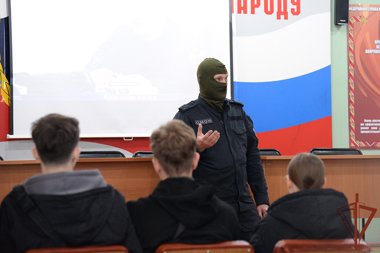 В Уральском округе Росгвардии проходят патриотические и культурно-просветительские мероприятия
