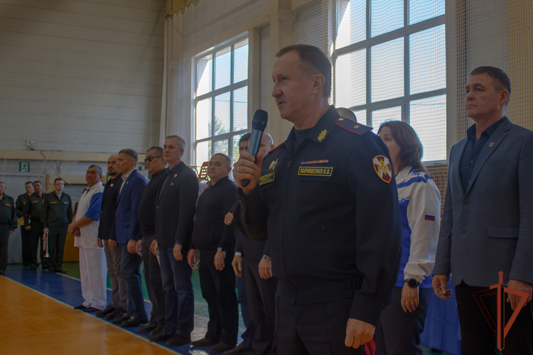 В подразделениях Уральского округа Росгвардии прошли патриотические мероприятия для молодежи