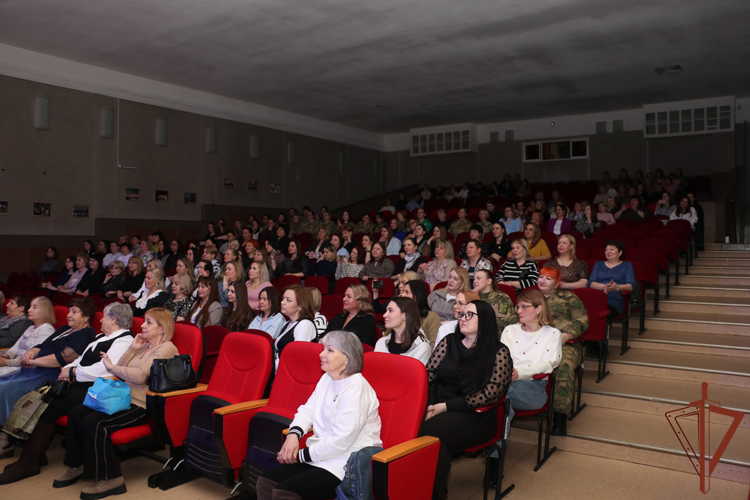 В Уральском округе Росгвардии состоялись торжественные мероприятия в преддверии Международного женского дня
