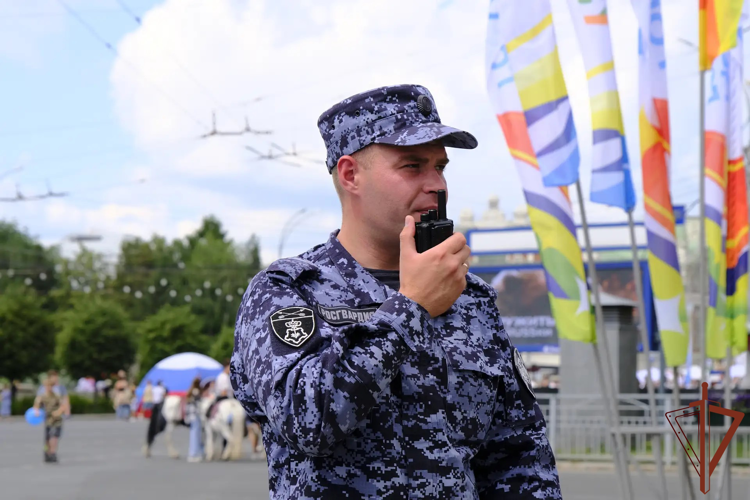Росгвардейцы обеспечили общественный порядок во время празднования Дня города в Новосибирске и Северске