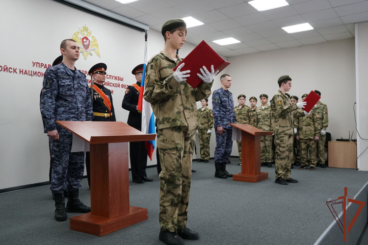 В Ульяновске молодые росгвардейцы присягнули на верность Отечеству