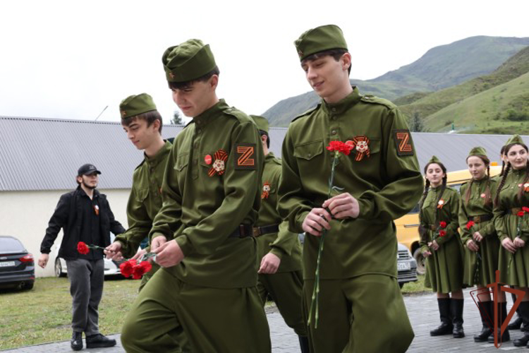 В Чеченской Республике военнослужащие ОГВ(с) почтили память героев Великой Отечественной войны