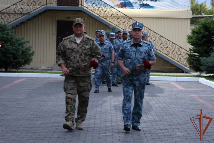 В Северо-Кавказском округе Росгвардии прошли мероприятия по случаю Дня памяти и скорби