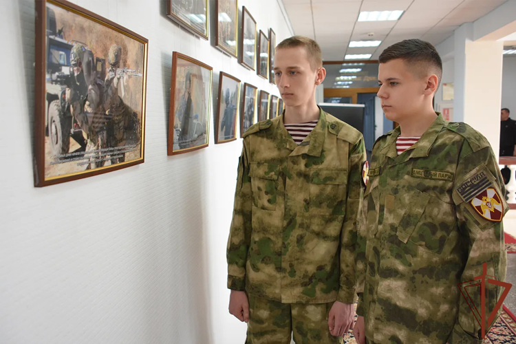 Фотовыставка «10 лет Росгвардии. Всегда на страже» открыта в Тюменской областной Думе