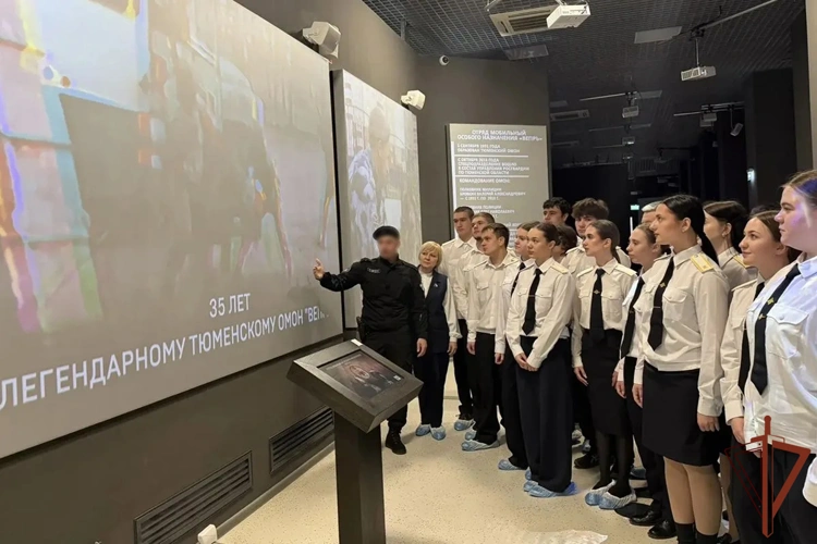 Более трёх 3 тысяч человек посетили мультимедийную выставку «Росгвардия. Вехи истории» в тюменском Историческом парке (видео)