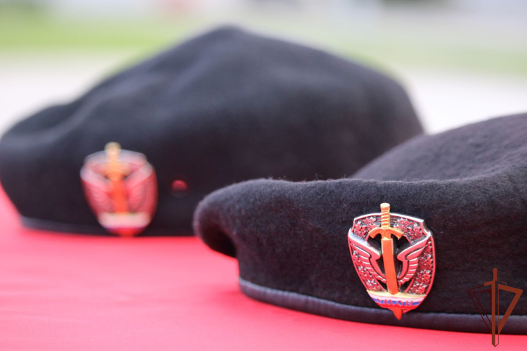 В Приволжском округе Росгвардии завершились испытания на право ношения геральдического знака ОМОН I степени (видео)