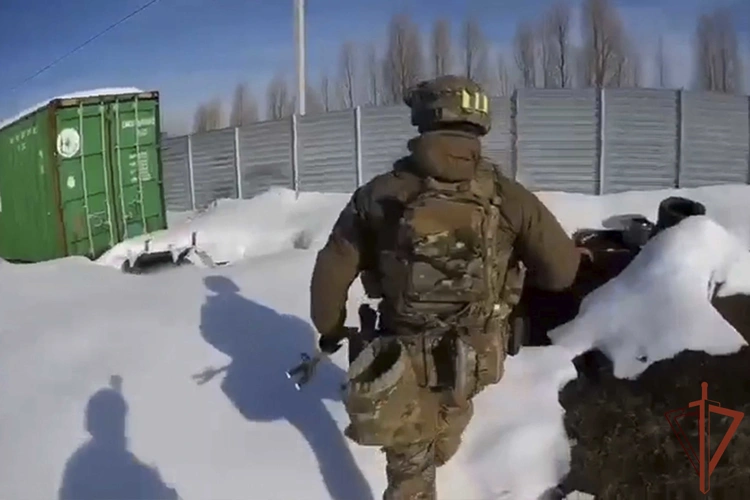 В Тульской области при содействии спецназа Росгвардии задержаны подозреваемые в незаконном обороте наркотиков (видео)