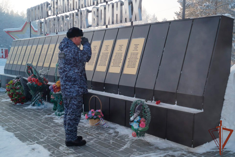 Росгвардейцы Сибири провели памятные мероприятия в честь полного снятия фашистской блокады Ленинграда
