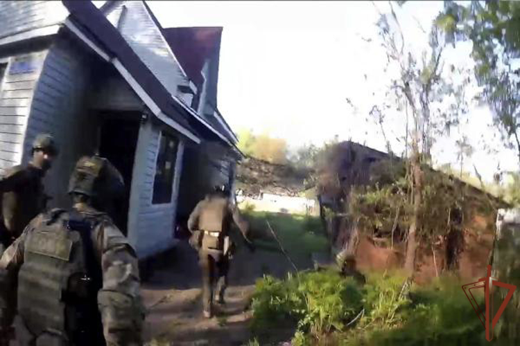 При содействии Росгвардии в Московской области задержан подозреваемый в незаконном обороте наркотиков (видео)
