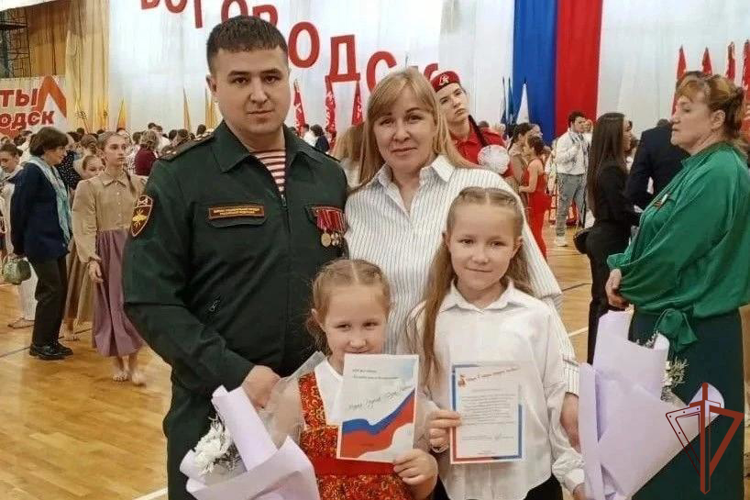 Семья росгвардейца из Кирова победила в региональном этапе конкурса «Семья года-2026»