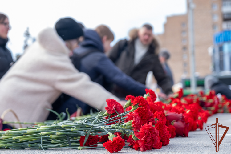 Командующий Уральским округом Росгвардии почтил память воинов легендарного добровольческого танкового корпуса