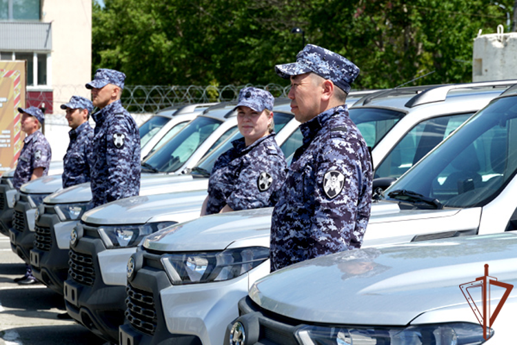 Вневедомственная охрана на Сахалине получила 16 новых служебных внедорожников
