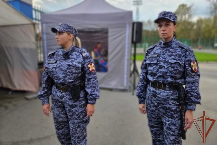 Росгвардейцы обеспечили безопасность футбольного матча в Вологодской области