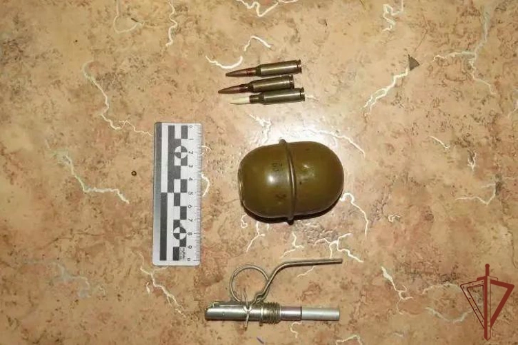 В Оренбургской области росгвардейцы обезвредили гранату (видео)