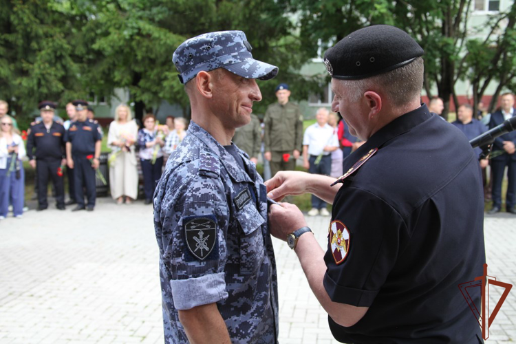 В Томске открыт памятный знак в честь Федеральной службы войск национальной гвардии Российской Федерации