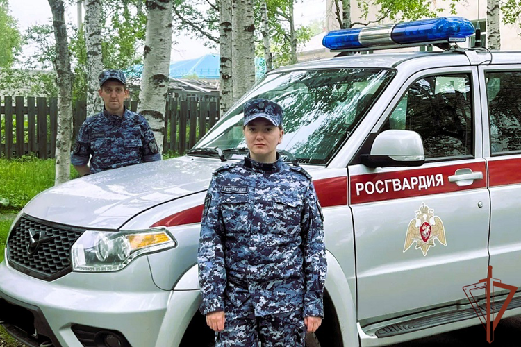 В Хабаровском крае сотрудники Росгвардии доставили в медучреждение ребёнка, пострадавшего в ДТП