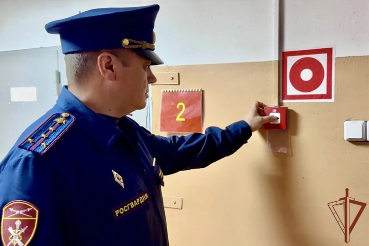 Совместное пожарно-тактическое занятие Росгвардии и МЧС прошло в Еврейской автономной области