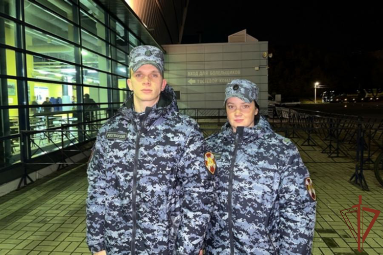 В Череповце росгвардейцы обеспечили безопасность хоккейного матча
