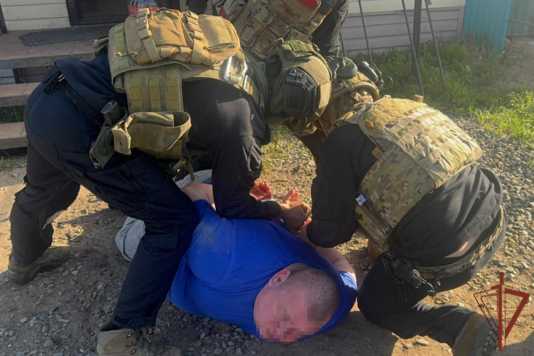 При содействии спецназа Росгвардии задержан житель Удмуртии, подозреваемый в реабилитации нацизма (видео)